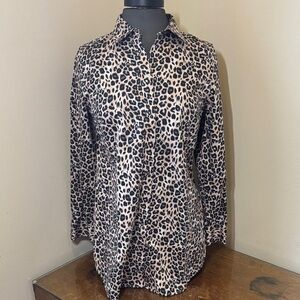 Chico’s Leopard Print No Iron button down tunic shirt, small, Chicos size 0